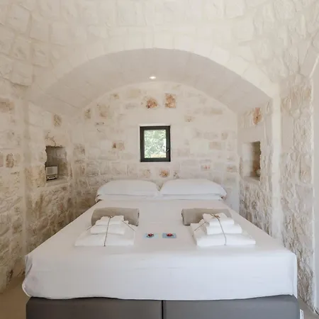 Vila Trulli Meridiem Con Piscina