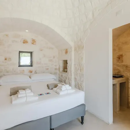 Trulli Meridiem Con Piscina *
