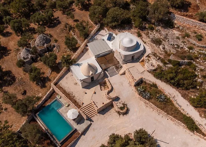 Trulli Meridiem Con Piscina Villa *